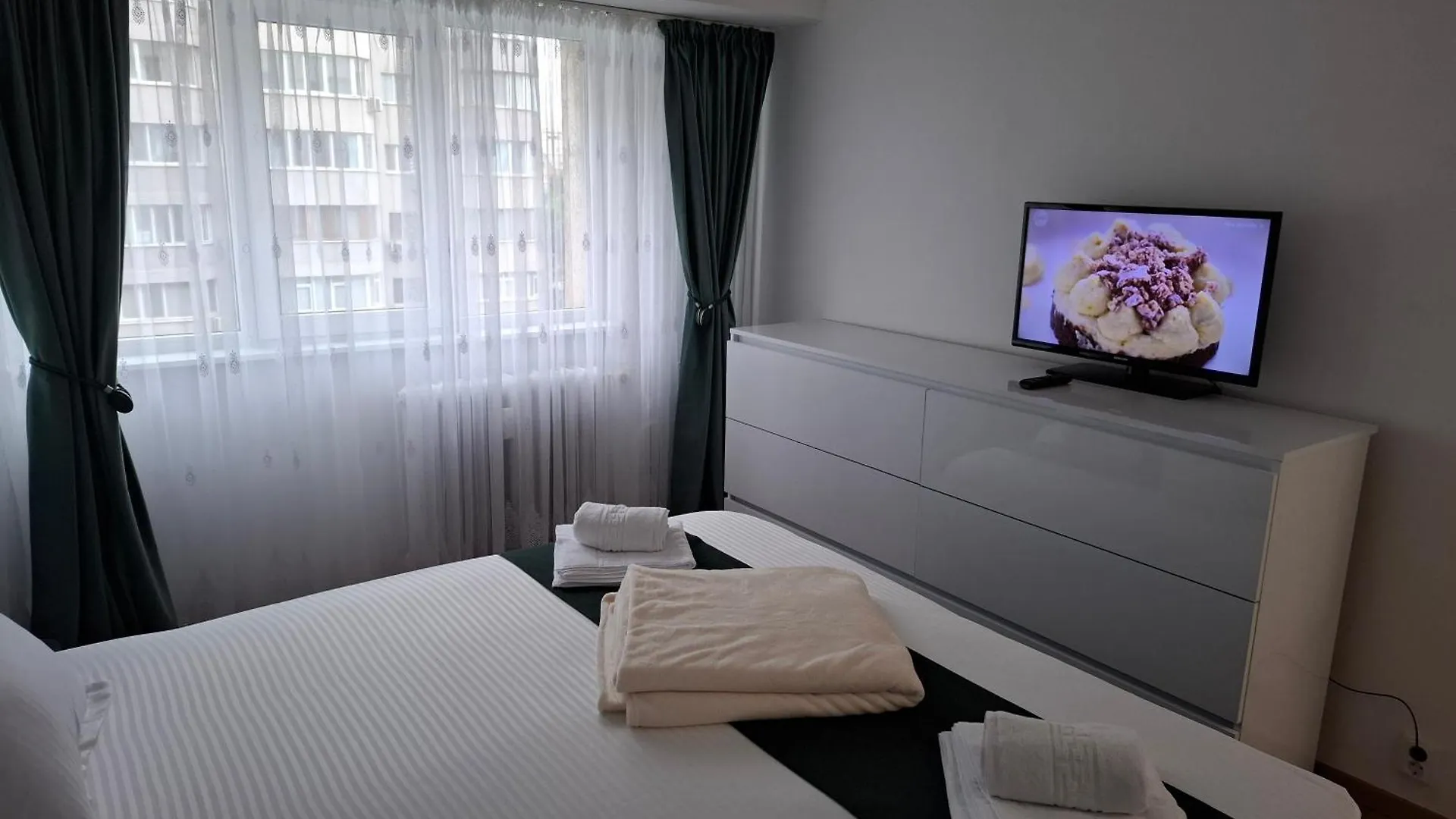 Apartament Piata Victoriei, 3 Camere Bucharest Romania