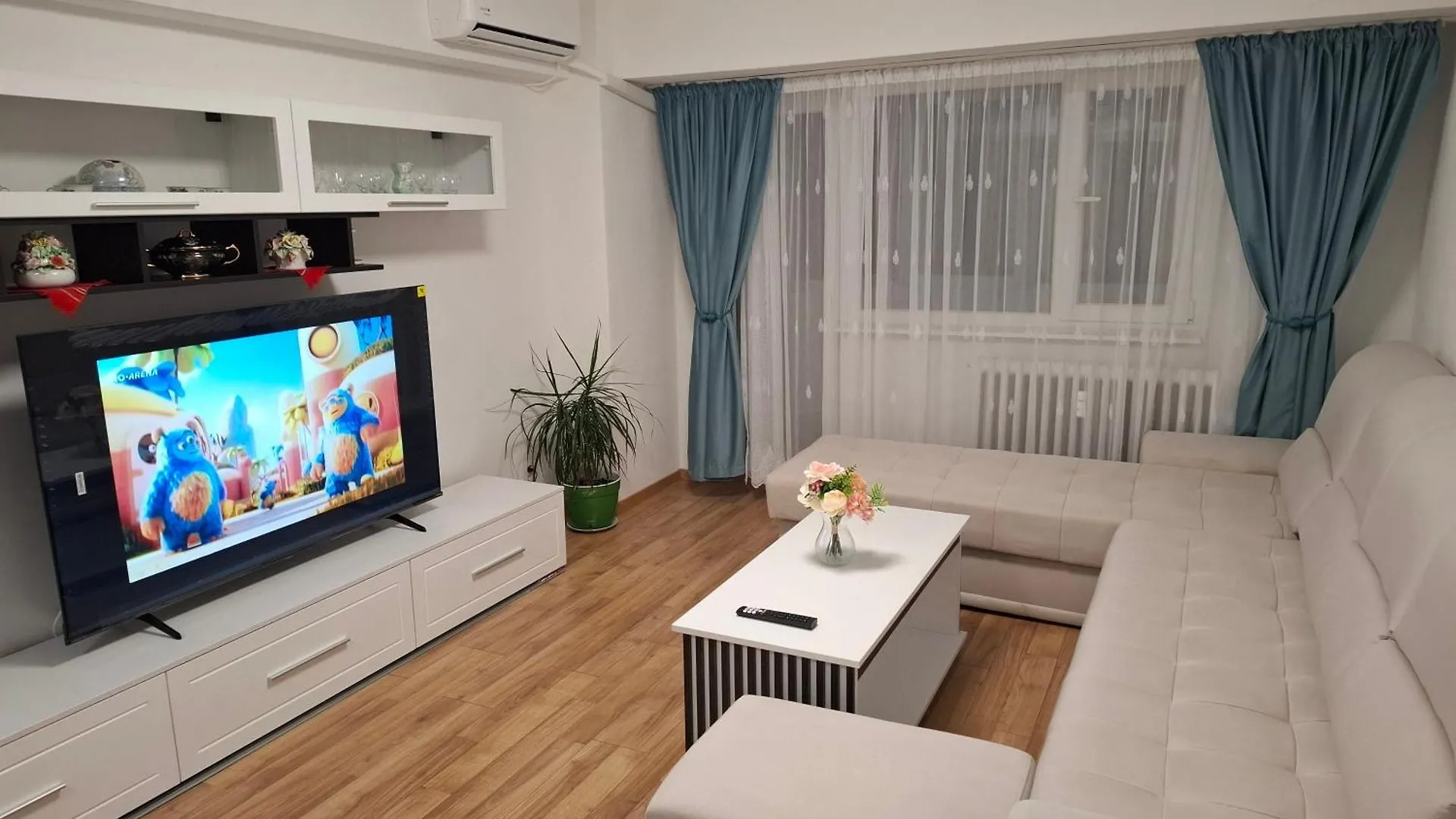 Apartament Piata Victoriei, 3 Camere Bucharest